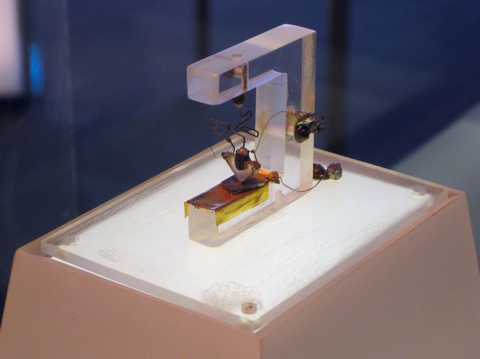 Replica of the first Bell Labs point-contact transistor